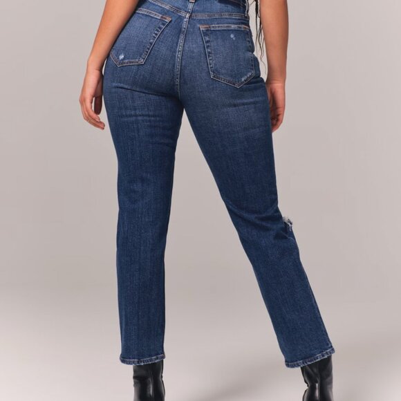Abercrombie & Fitch Curve Love Ultra High Rise Ankle Straight Jean - Picture 3 of 6